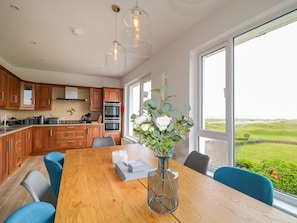 Dining - Seacoast Cottage, Castlerock (Castlerock)