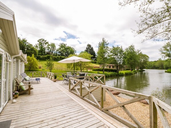 Terrace/patio - Phocle Lodge, Ross-On-Wye (Ross-on-Wye)