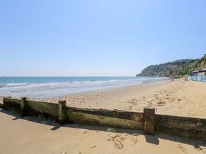 Beach nearby - Lancaster House, Sandown (Sandown)