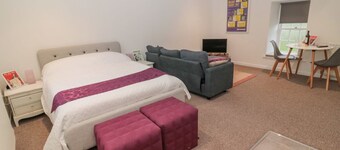 Cherry Studio, Cornhill-On-Tweed