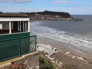 Beach - ARCHIE'S ANCHOR: Cozy Retreat (Scarborough)