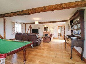 Living area - The Barn: A Charming Retreat in Cockshutt (Ellesmere)