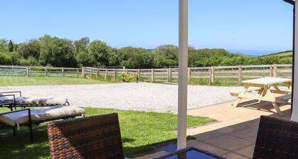Atlantic View: Coastal Gem in Bude