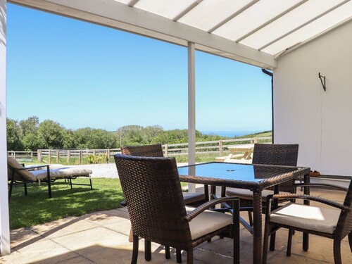 Atlantic View: Coastal Gem in Bude