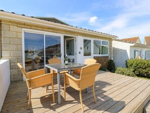Outdoor dining - Cape 11: A Coastal Retreat (Yarmouth)