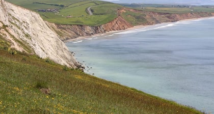 Cape 11: A Coastal Retreat