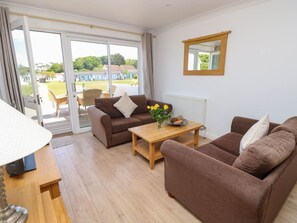 Living area - Cape 11: A Coastal Retreat (Yarmouth)