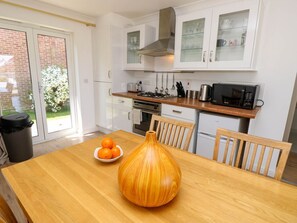 Private kitchen - Cape 11: A Coastal Retreat (Yarmouth)