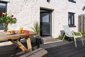 Outdoor dining - Rose Cottage, St Ives (St. Ives)