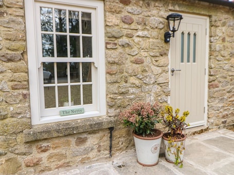 Exterior detail. Charming The Netty Retreat in Richmond