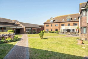 Exterior - Marine Court Ground Floor Double with Shower Room (Littlehampton)