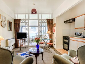 Living area - Apartment 4 Clooneavin, Lynmouth (Lynmouth)