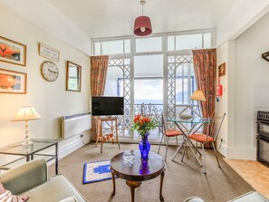Living area - Apartment 4 Clooneavin, Lynmouth (Lynmouth)