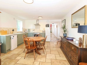 Dishwasher, high chair - Charming Mill Lodge in Brisley (Dereham)