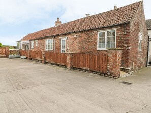 Exterior - Little Argham Cottage, Rudston (Driffield)
