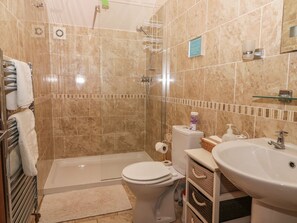 Shower - Little Argham Cottage, Rudston (Driffield)