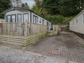 المنطقة المحيطة بالمنشأة