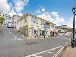 Exterior - Charming Seaside Studio Flat in Ventnor (Ventnor)