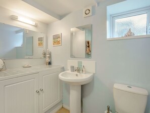 Shower - Charming Seaside Studio Flat in Ventnor (Ventnor)