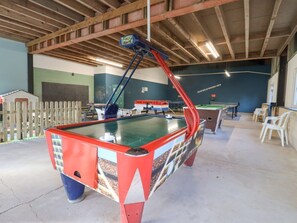 Game room - Robin's Rest in Herefordshire. (Ross-on-Wye)