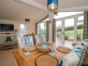 Living area - 5 Hillview Lodges, Cleobury Mortimer (Kidderminster)