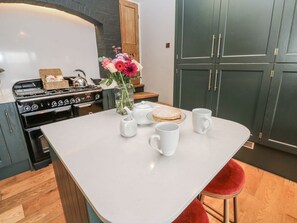 Dishwasher, high chair - 26 Frenchgate, Richmond (Gateway)
