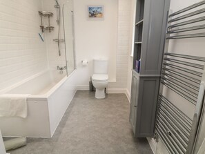 Shower - Brewers Cottage, Looe, Cornwall, (Looe)