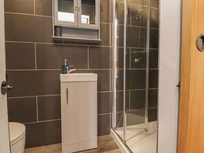Shower - Box Tree Escapes, Kirkby Lonsdale (Lancaster)