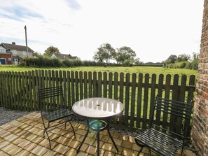 Outdoor dining - Decca Cottage Nidd Grange, York (York)
