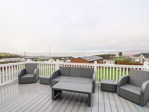 Terrace/patio - Denbigh 8, Borth - A Cozy Retreat (Borth)
