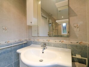 Shower - Crown Farm, in Cambridgeshire. (Wisbech)