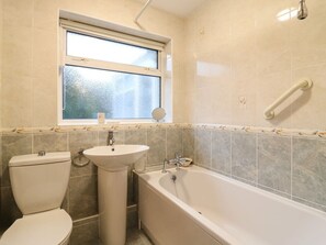 Shower - Crown Farm, in Cambridgeshire. (Wisbech)