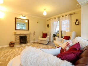 Fireplace - Crown Farm, in Cambridgeshire. (Wisbech)