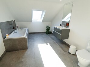 Shower - Heron's Den, Horncastle (Horncastle)