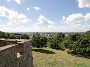 Property grounds - Castle Top Retreat, Nettleton, Lincolnshire (Market Rasen)