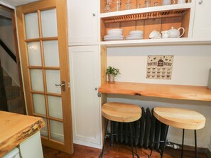Dining - Squirrel Cottage (1 Banc Llugwy), Betws-Y-Coed (Betws-y-Coed)