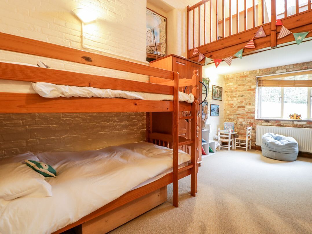 5 bedrooms, WiFi