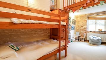 5 bedrooms, WiFi
