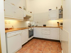Private kitchen - Val's Seaview, Ilfracombe (Ilfracombe)
