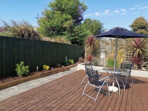 Outdoor dining - Hawthorn Cottage, St Teath (Bodmin)