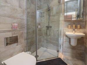 Shower - Langcliffe House, Kettlewell (Skipton)