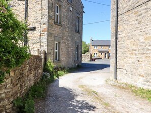 Property grounds - Sunnybrook Cottage, Bentham, Yorkshire (Lancaster)