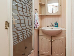 Shower - Big Bertha by the Sea, Northam (Bideford)