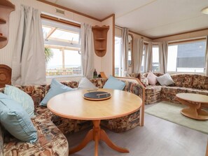Living area - Big Bertha by the Sea, Northam (Bideford)