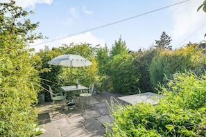 Outdoor dining - 2 Beacon High, Lindale (Grange-Over-Sands)