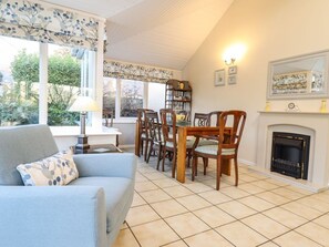 Fireplace - Llwyn Derw, Talybont (Talybont)
