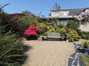 Property grounds - Llwyn Derw, Talybont (Talybont)
