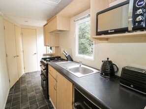 Private kitchen - Vista - Stunning Views in Moelfre (Moelfre)