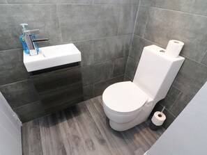 Shower - Box Tree Farm House, Kirkby Lonsdale (Lancaster)