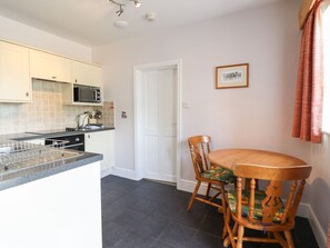 Private kitchen - Ty Llaeth Cottage, Tywyn (Tywyn)